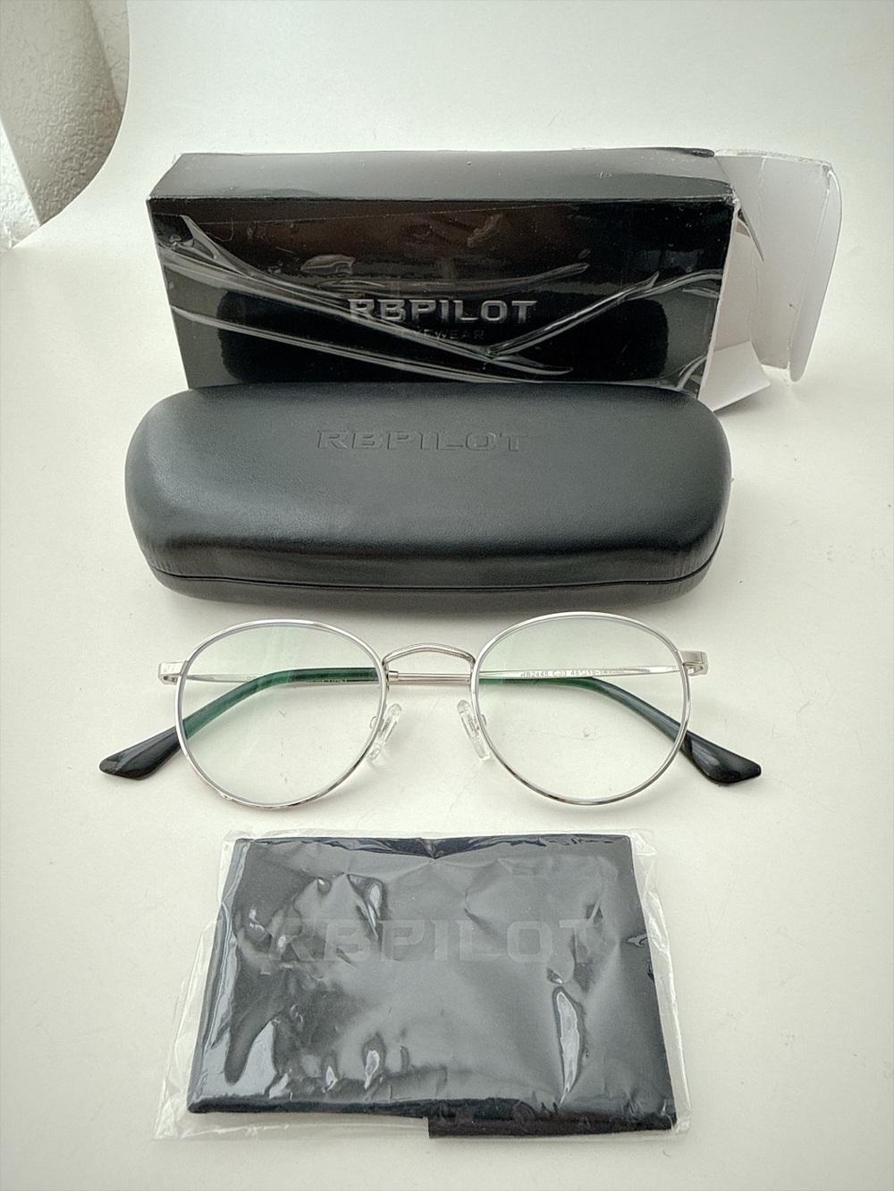 RB Pilot Women’s Silver Round Metal Glasses with Black Temple Tips